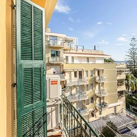 A Window On Portosole - Central- Terrace - Wifi Sanremo